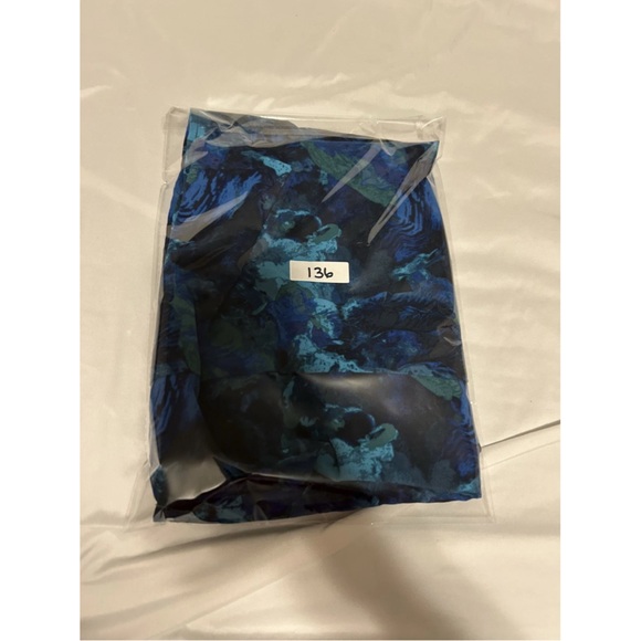 Carhartt G-Force Women's Blue Print Scrub Top - Size Large - Style # C12214 - Picture 12 of 12